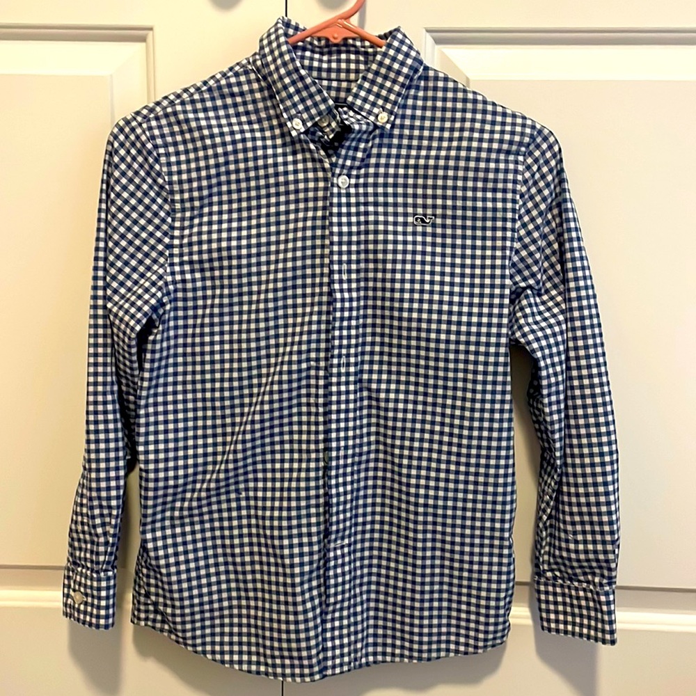 Boys Vineyard Vines Sz S (8-10) worn once. EUC. Performance Material